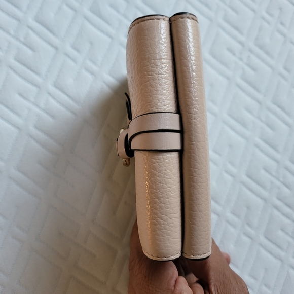 Chloe Small Alphabet Tri-Fold Wallet Textured Leather - Picture 3 of 12